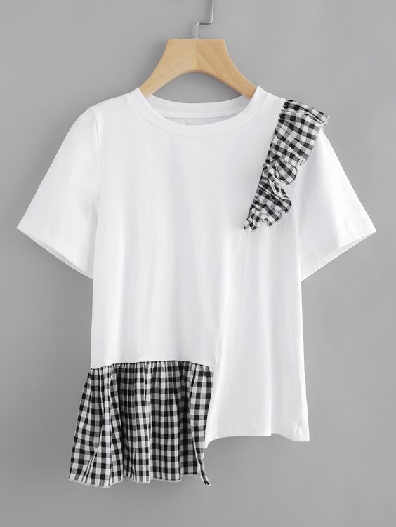 T-shirt blanc basique upcyclé avec des carreaux vichy